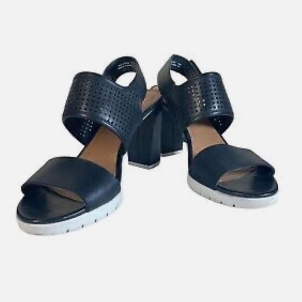 Clarks artisan sandal